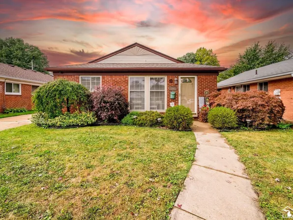 7954 Oak St, Taylor, MI 48180