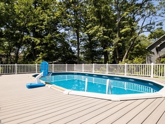 5th image of 4 Rumson Rd