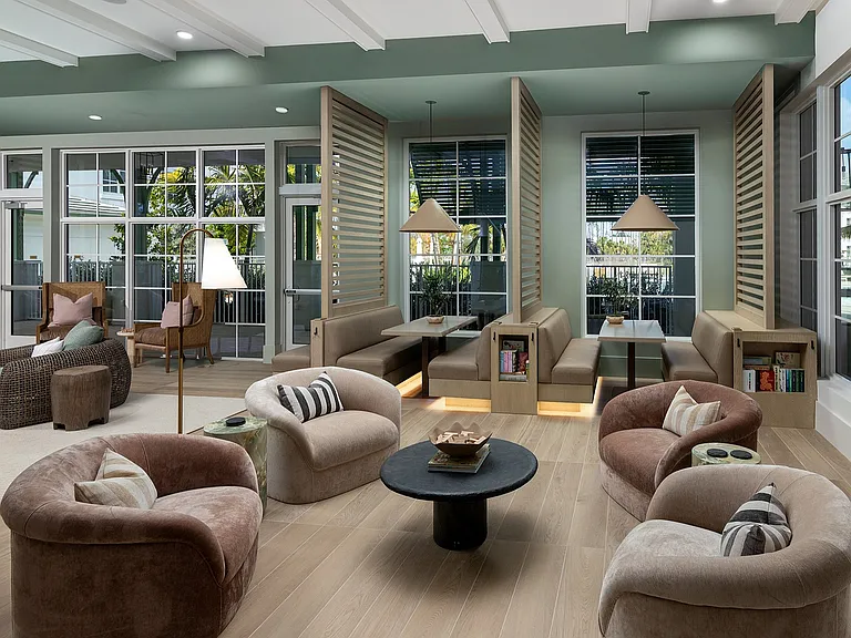Marlowe Naples — Photo 15