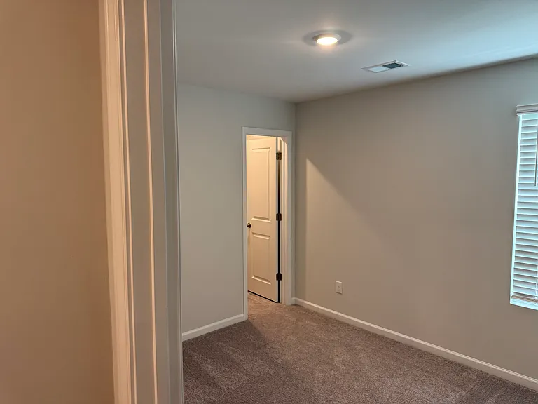 221 Roof St — Photo 11