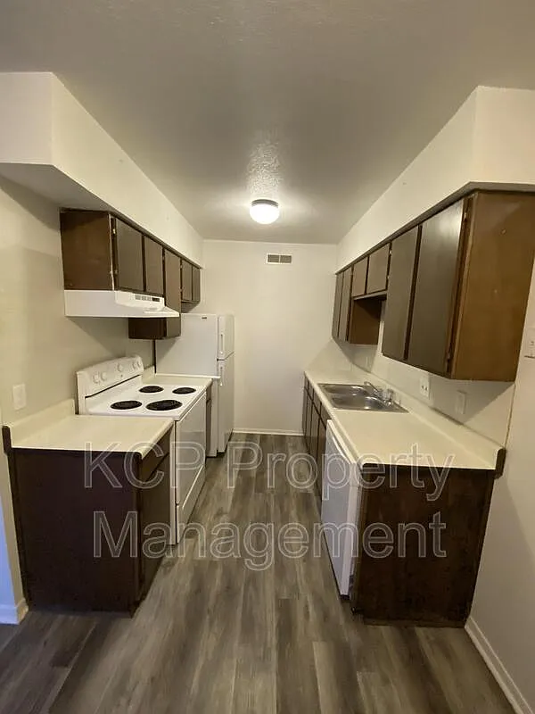 1 bed, 1.0 bath, 1000 sqft, $595 — Photo 3