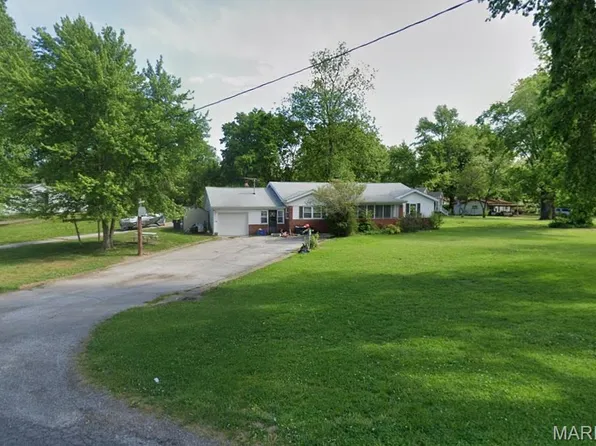 105 N 35th St, Belleville, IL 62226