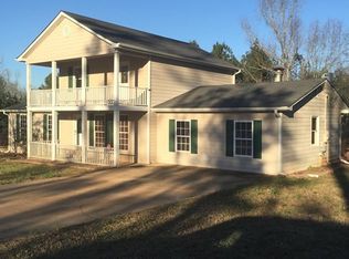 915 Sunset Dr, Locust Grove, GA 30248