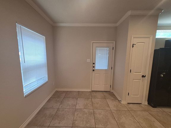 5th image of 6858 Lakeview Dr #101