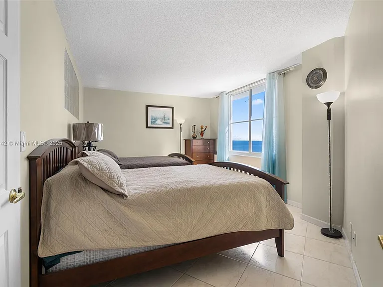3725 S Ocean Dr #1110 — Photo 18