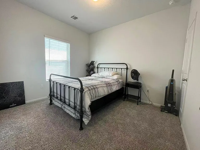 141 Mammoth Dr — Photo 8