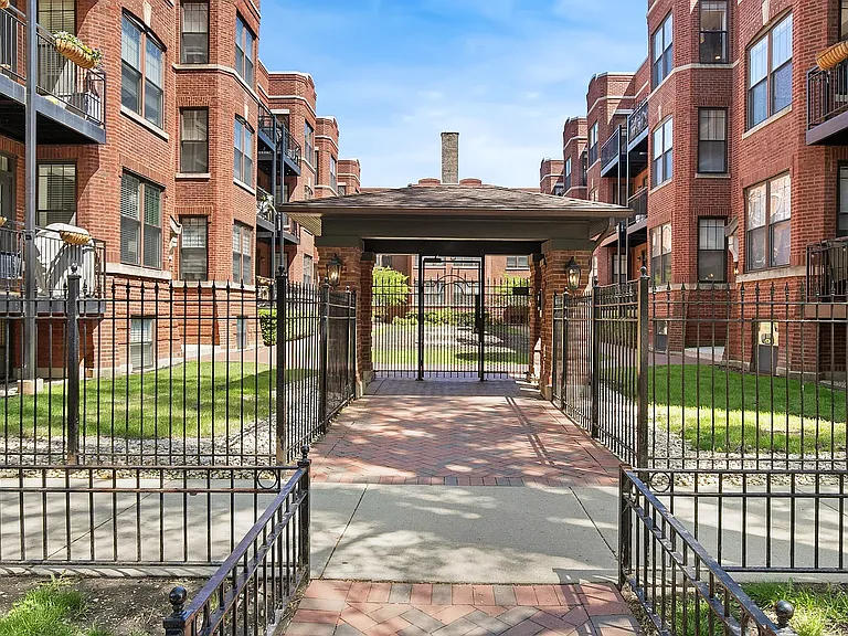 2707 N Mildred Ave #3B — Photo 1