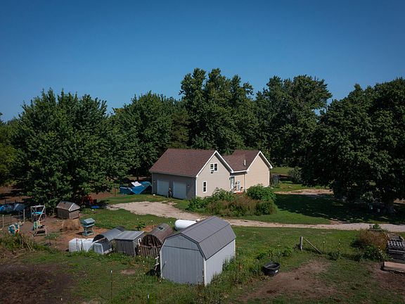 3rd image of 870 130th St