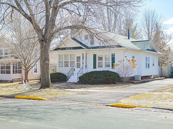 3rd image of 522 E Walnut St