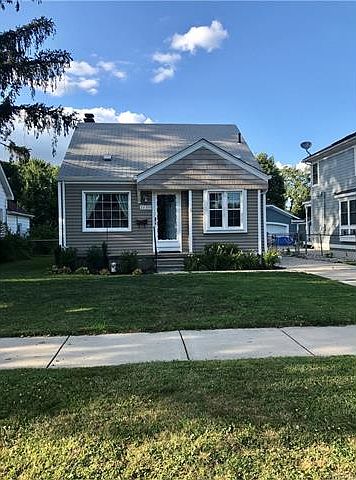 1st image of 22309 Maple St