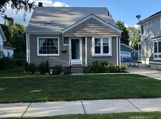 22309 Maple St, Saint Clair Shores, MI 48081