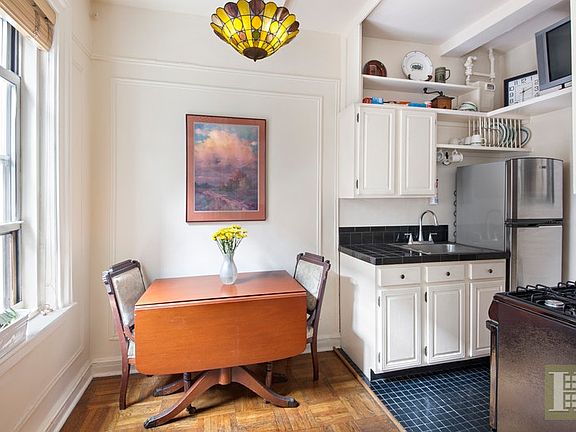 2nd image of 25 W 64th St APT 5F