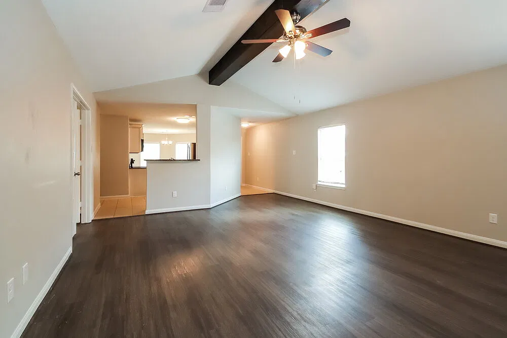 3 bed, 2.0 bath, 1776 sqft, $2,135 — Photo 4