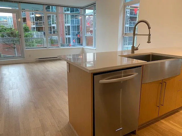 251 E 7th Ave #607 — Photo 5