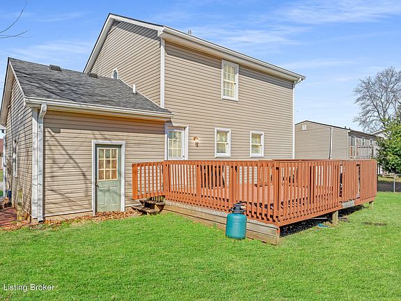 2nd image of 2909 Velden Dr