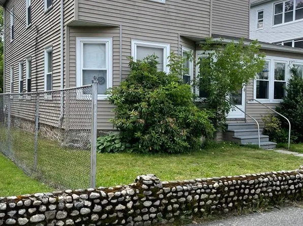 2 1/2 Nelson St, Webster, MA 01570