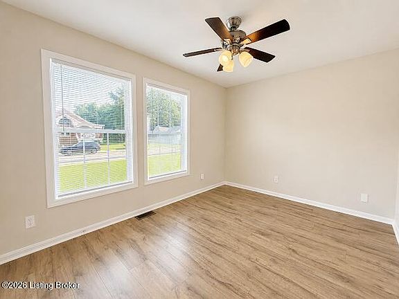 3rd image of 3229 Greenwood Ave