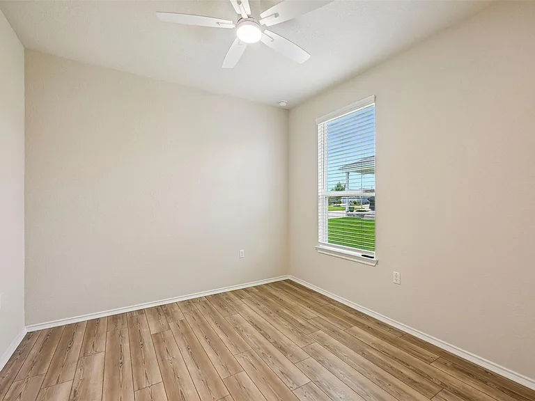401 Yorktown St — Photo 26