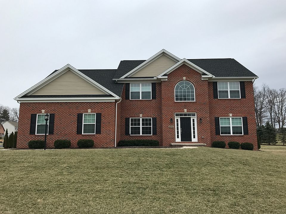 1st image of 2376 Sagamore Dr