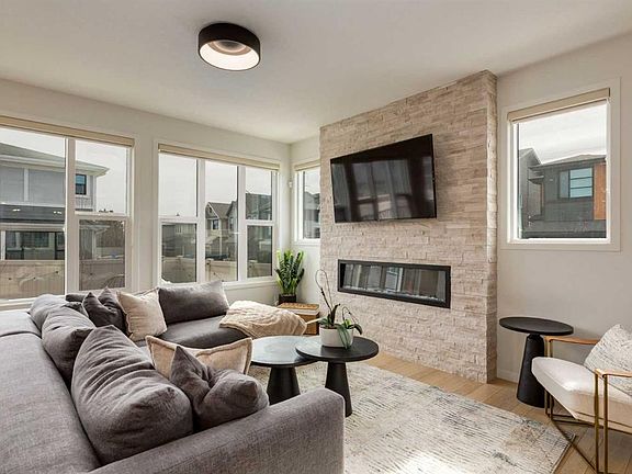 5th image of 44 W Grove Line SW