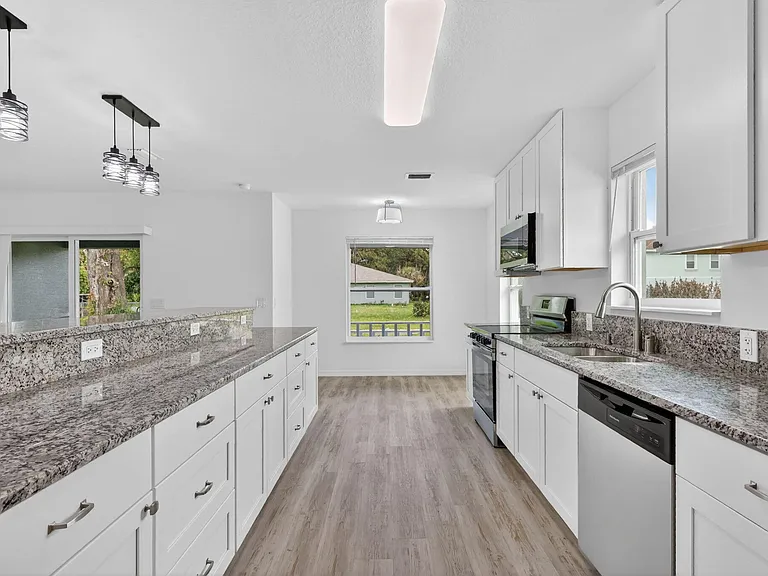 2206 S 34th St — Photo 24