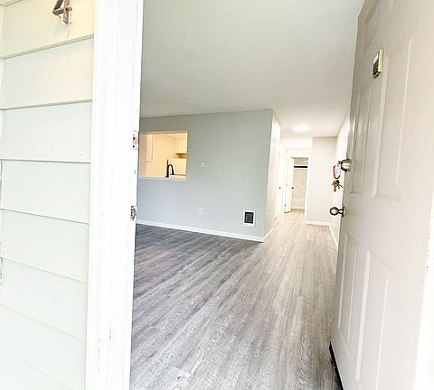 2nd image of 2512 Crystal Springs Rd W #4