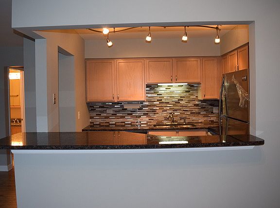 4th image of 259 W Court Of Shorewood APT 1B