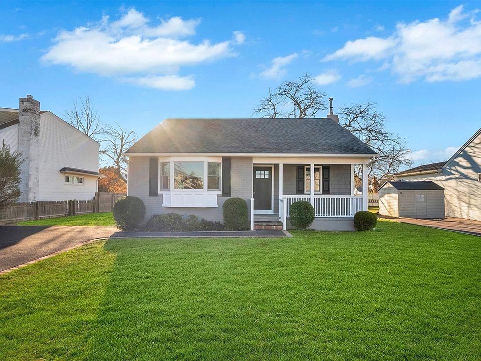 1st image of 136 Parkdale Drive