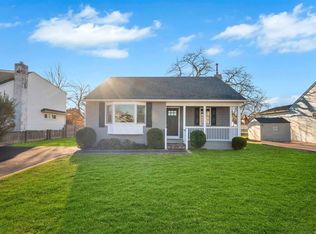 136 Parkdale Dr, North Babylon, NY 11703