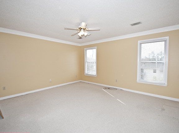 5th image of 78 Woodlawn Ln