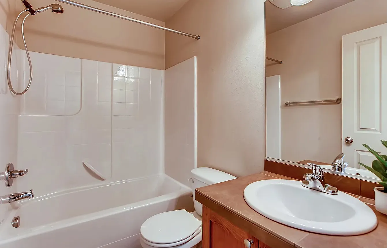 1 bed, 1104 sqft, $950 — Photo 3