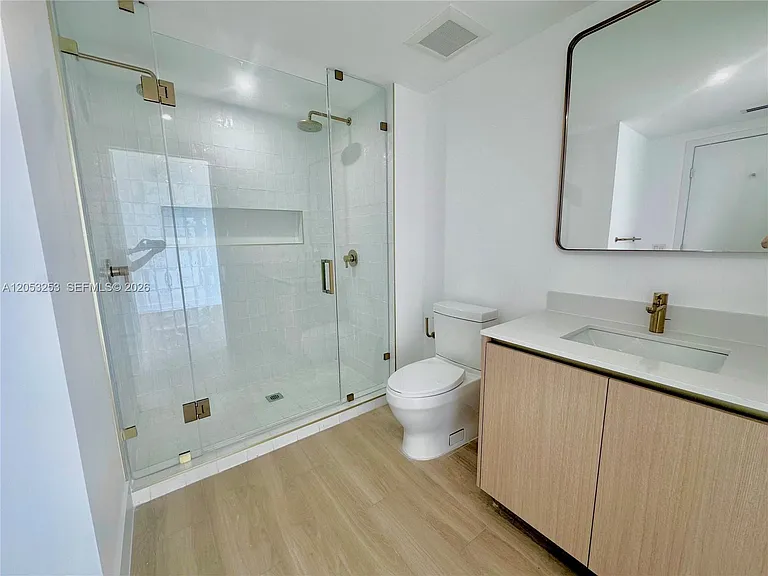 90 NE 32nd St #1012 — Photo 11