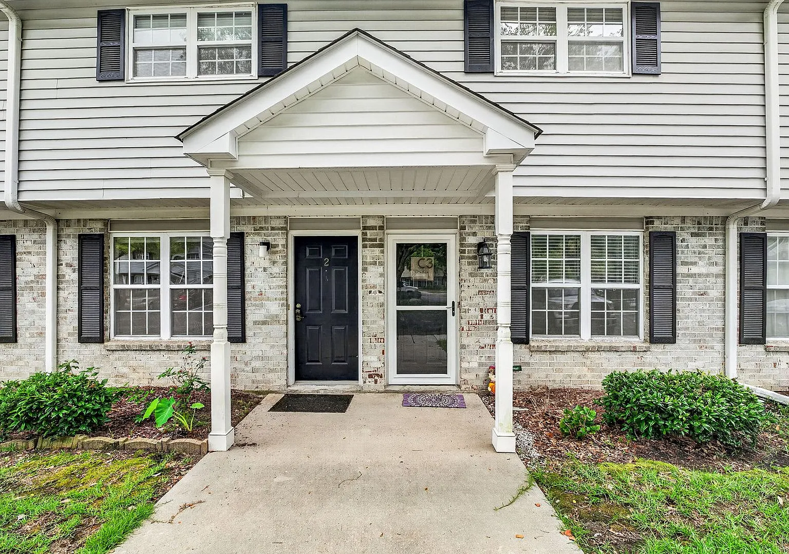 Convenient West Ashley Living Near the Greenway — Photo 3