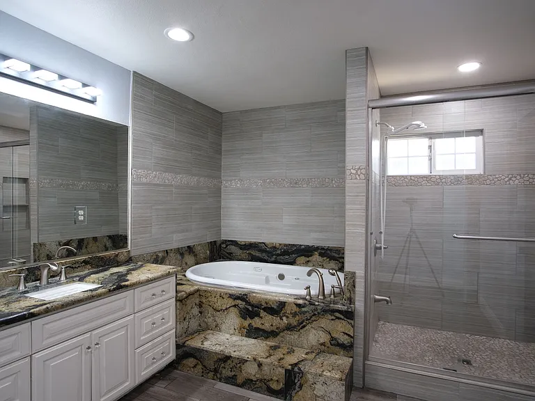 1436 Albany Ave — Photo 22