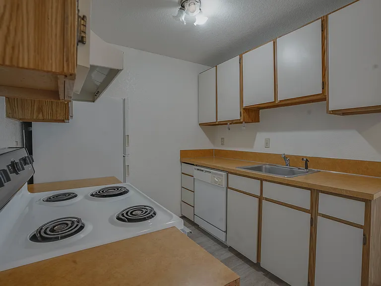 1122 NW Market St #5 — Photo 13