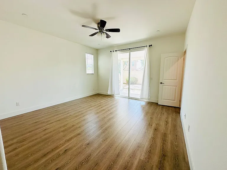 10964 Roble St #2 — Photo 18