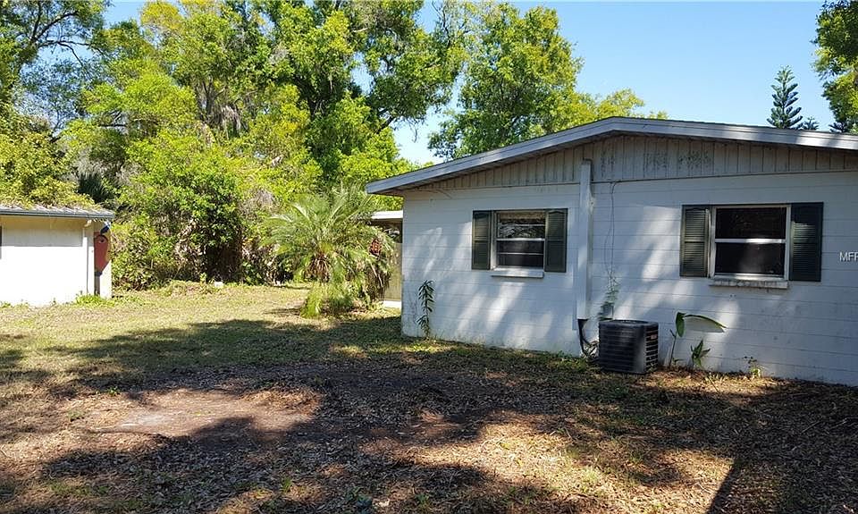 2nd image of 11114 Roberts Ln