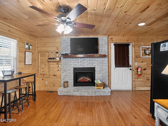 4th image of 406 King Branch Rd