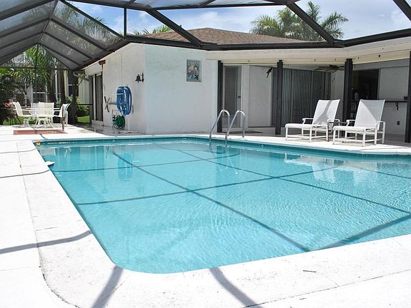 4th image of 121 SW 50th St