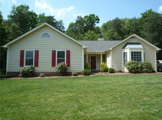 6306 Cardinal Wood Dr, Greensboro, NC 27410