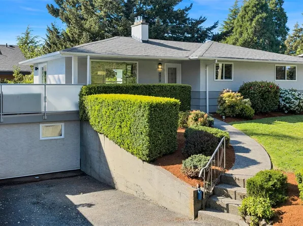 4474 Torquay Dr, Saanich, BC V8N 3L5