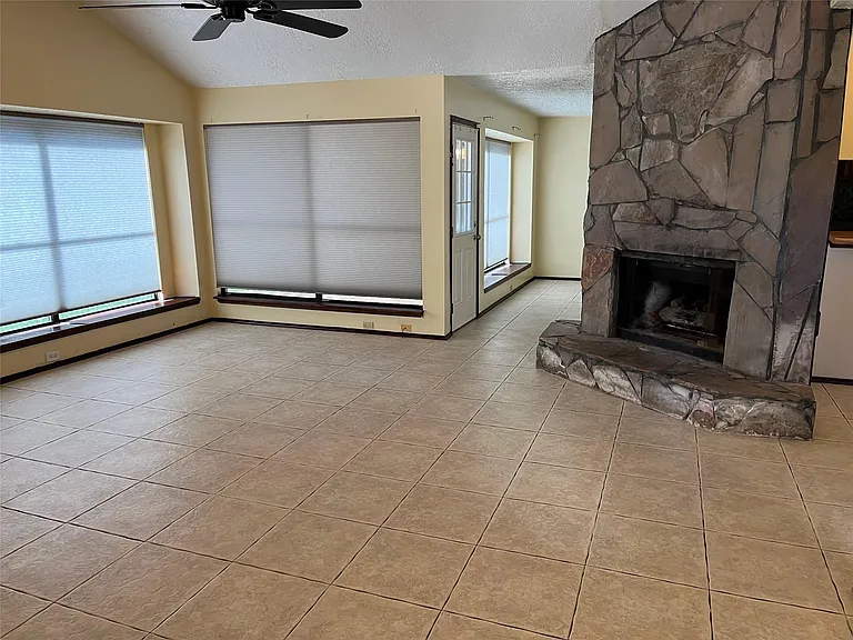 3605 Trailwood Dr — Photo 5