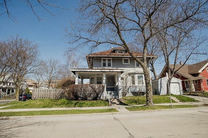 1st image of 3000 N Maryland Ave