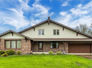 107 Morningside Dr, Grand Island, NY 14072