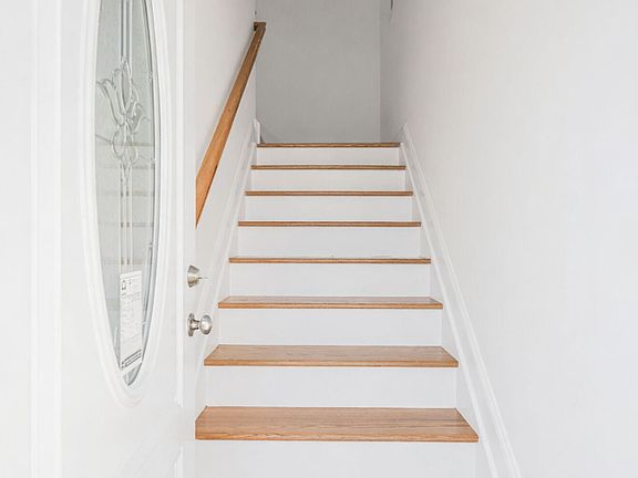 3rd image of 24 Shaughnessy Ln