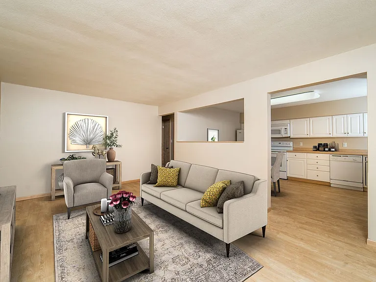 Colonial Village Apartments — Photo 6