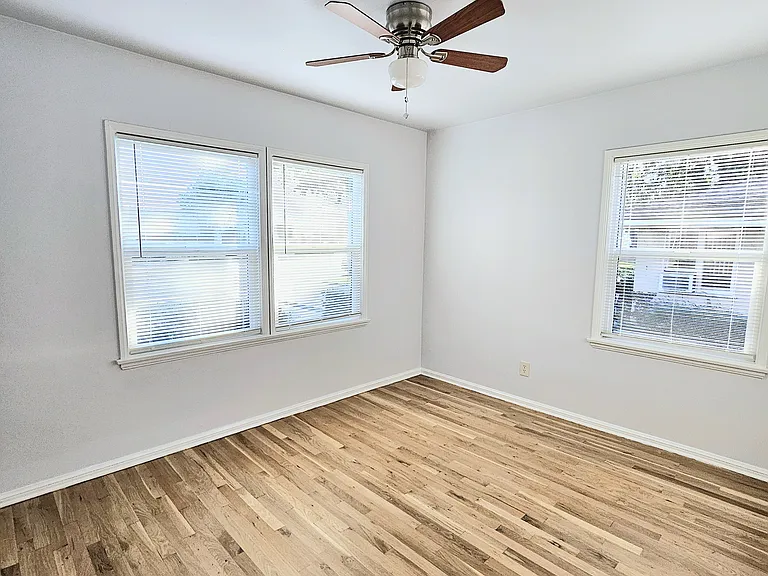 827 W Huntington Dr #A — Photo 16