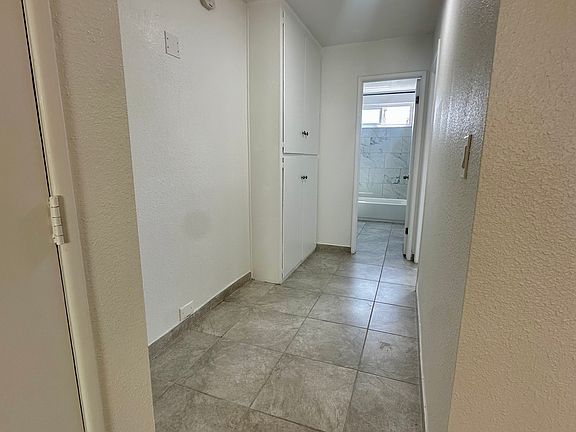 5th image of 15552 Vanowen St #1