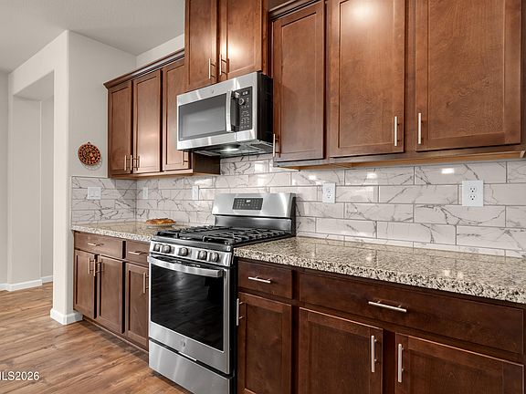 5th image of 2300 Hickory Dr