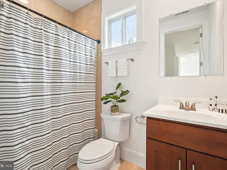 2837 Myrtle Ave NE — Photo 19